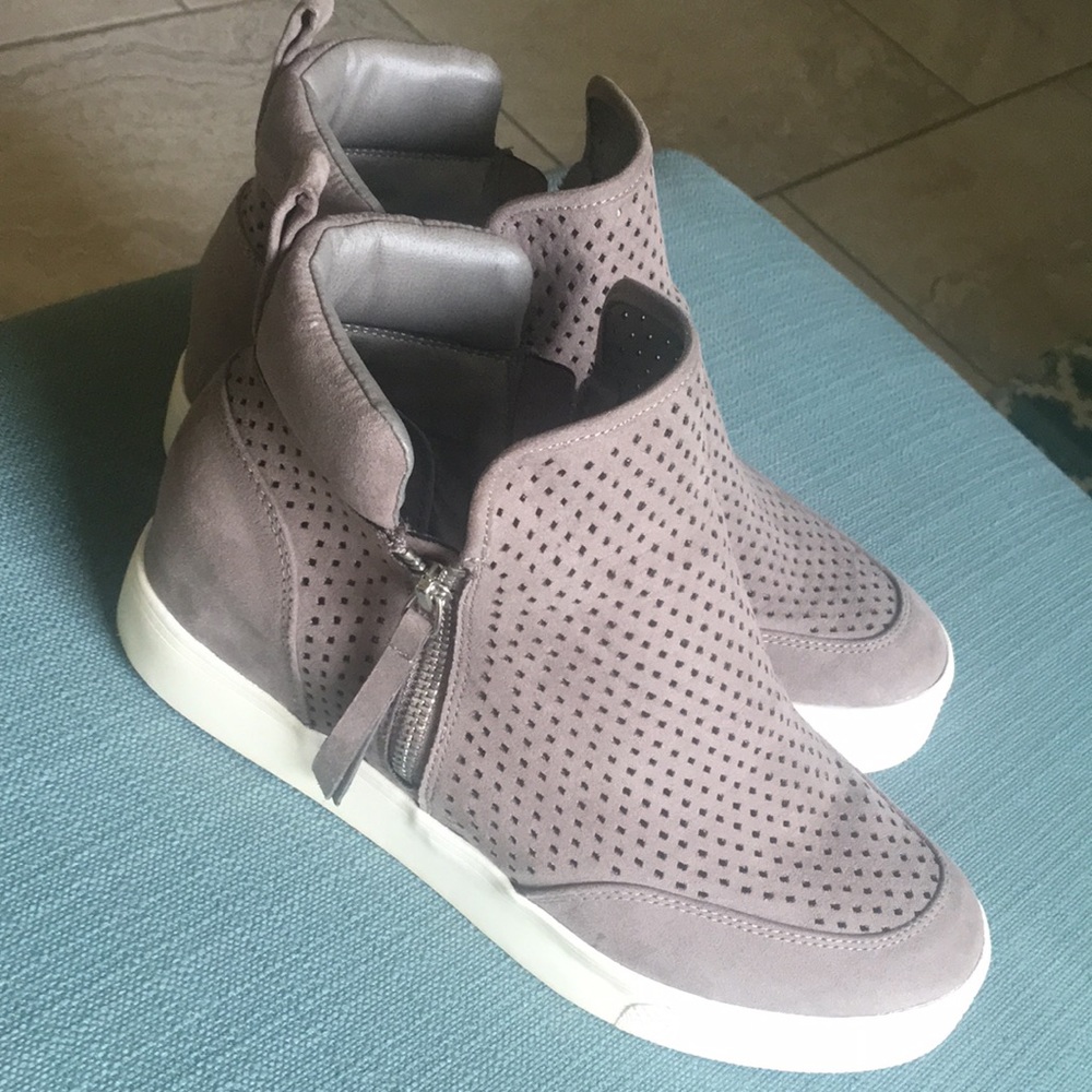 Steve Madden Gray taupe Perforated wedge zip Sneakers